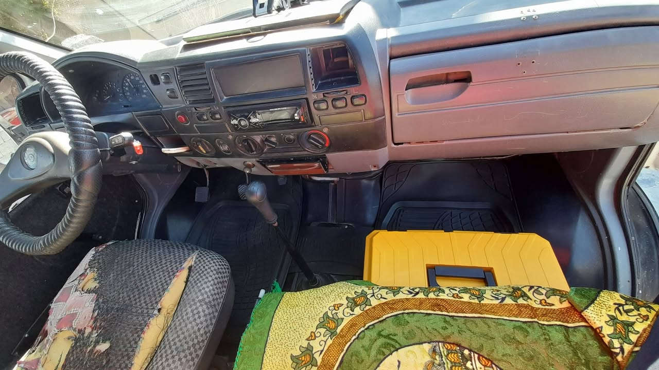 سياره للبيع جاهزه مابيها نقص الف دينار متصرف عليها بلاديه ما محوره بأسمي  سعرها 40 ورقه وبيها مجال حگ الجيه رقمي ***********
