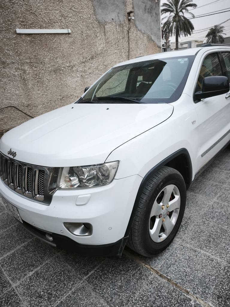 السلام عليكم جيب ليمتد خليجي 2013 فول مواصفات جكات تدفئه كشنات فتحه سقف كبيره السياره تخم تاير جديد باتري السياره بيه بارد باب خلفي عكس السايق وموضح بالصور  السعر 17.500 وبيه مجال مكاني بغداد الوزيريه *********** بغداد, العراق
