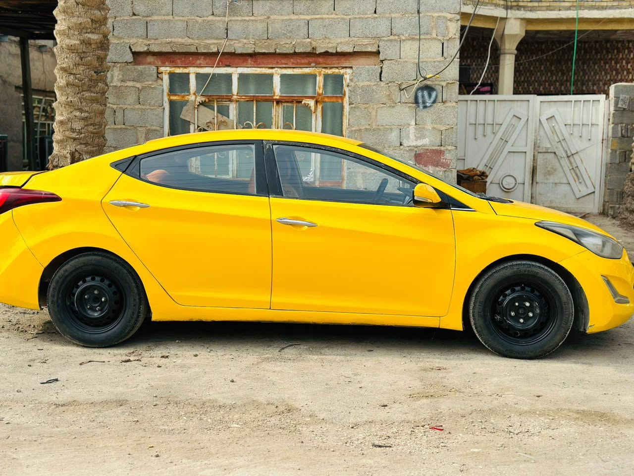 النترا البيع خليجي موديل 2015 سياره ضربته جاملغ الخلفي ومبدله بابين السعر 95 وبيه مجال المكان كربلاء الابراهيميه الشراي يتصل ***********
