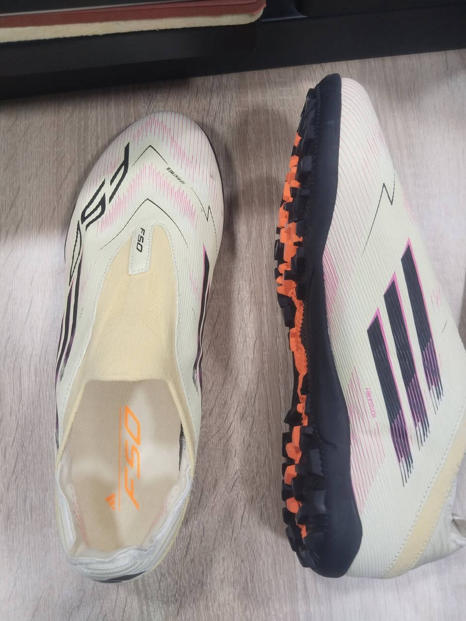 حذاء f50
القياس:  40/41/43
السعر خاص


**إذا كنت صاحب هذا الإعلان وتريد حذفه لأي سبب، رجاءا أرسل رسالة إلى الدعم الفني**