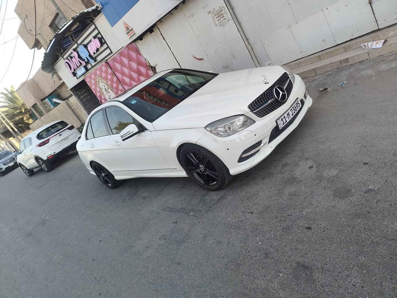 سلام عليكم مارسدس c300 موديل 2011 فول مواصفات مكينه 6 سلندر خراطيم عقل فوك مكينه وكير وتبريد شرط الفحص السياره جديده مال جناي السونر بل منشور اقرا تفاصيلهه وشوف السونر وخابرني السعر ب 145 او مراوس مكاني بغداد حي الجهاد *********** السياره بسمي تحويل مباشر
