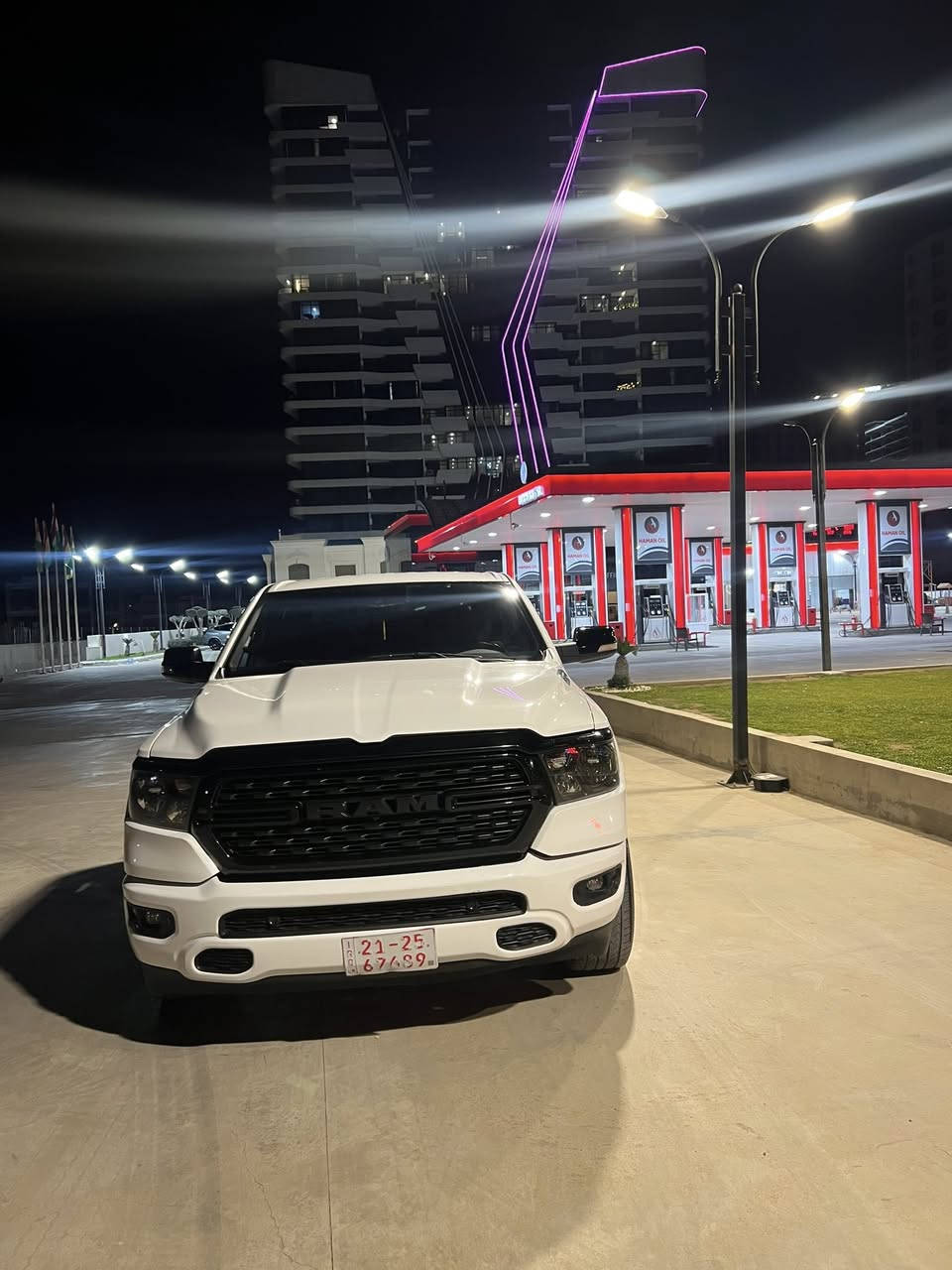 سلام و علیک
دوج رام بک هورن

مدیل 2023 

رقم کاتی 

مایشی 52 میل 

جاملج باب بیلادی مبدل 

جاملغ ورا جهت السایق کلیر امریکی ویا نوص باب بودی 

شاشە تیسلا 

کوشنات قوماش

کوشن هیتر ستیرن هیتر 

‏8سلندر 

***********
