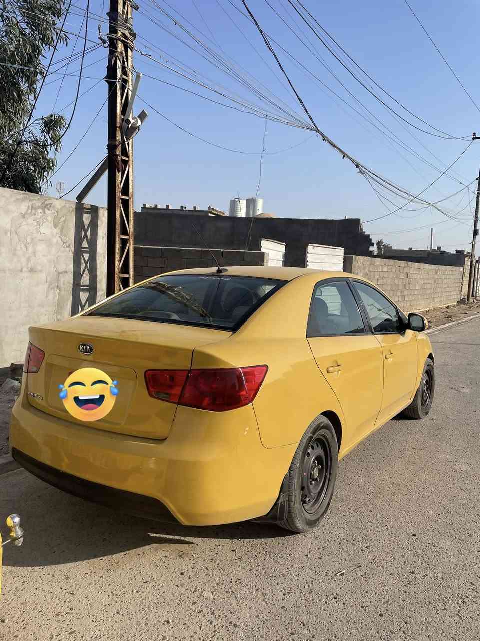 السلام عليكم كيا فورتي موديل ٢٠١٣ ضررها من امريكى باب الصدر تبديل وهنا بالعراق بيها جاملغ خلفي جهه اليمنه من غير دواخل سياره بيها منظومه غاز تخم تاير صدر نص عمر كير مجفته النمره الأولى فقط مكينه خير من الله مامفتوحه البيع أو المراوس بالنترا مضلع السعر ٩٠ المكان بغداد المعامل السياحي رقم بغداد الاتصال على الرقم ***********
