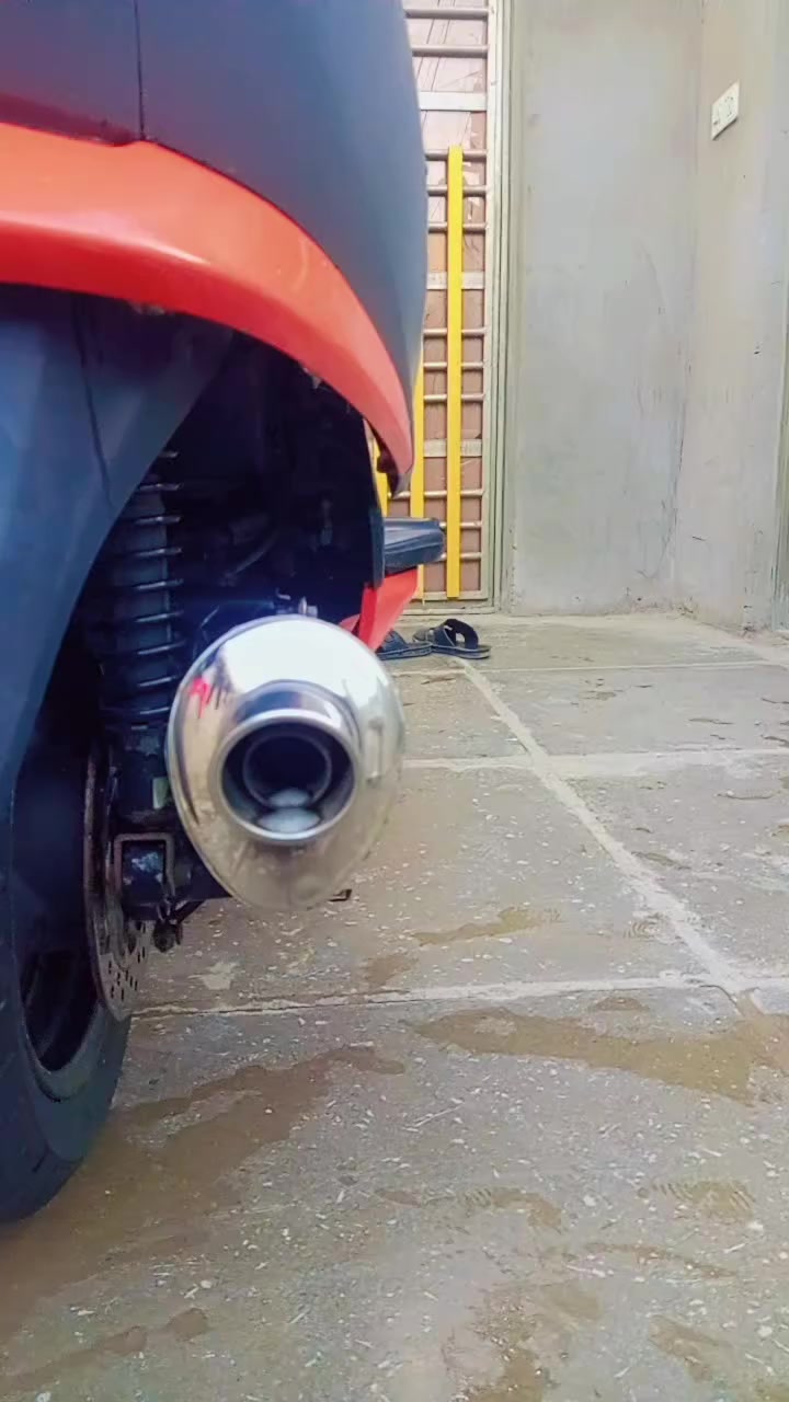 دراجه للبيع فورزه نضيفه مكينه نضيفه ما ناقصها شي صالنصه رياضي سعرها 650وبيها مجال للشراي مكاني بغداد الرشاد شارع التانكي *********** موجود واتساب
