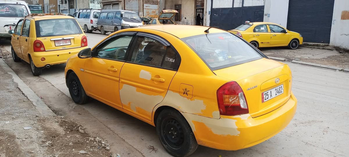 عندي السياره للبيع تكسي اكسنت سعرها على الخاص وهي مصفره وغرامات مصفره صاحب الشرعي بذاك الجانب الاتصال على هذا الرقم***********
***********
