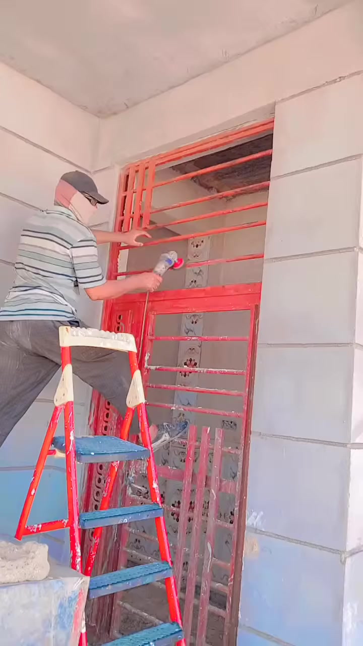 السلام عليكم صبغ داخل خارج بيوت جدران شغل درجه اولى سبق وسنفره وطلس هذا شغلنا شبابيك وتنظيف وسبق شغل كله درجه اولى للاتصال والاستفسار هذا الرقم ***********
