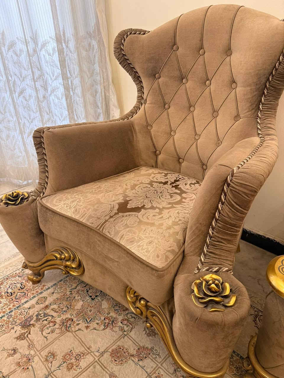 تخم قنفات نظيفة جدا للبيع ٧مقاعد بغداد الكرادة ***********
