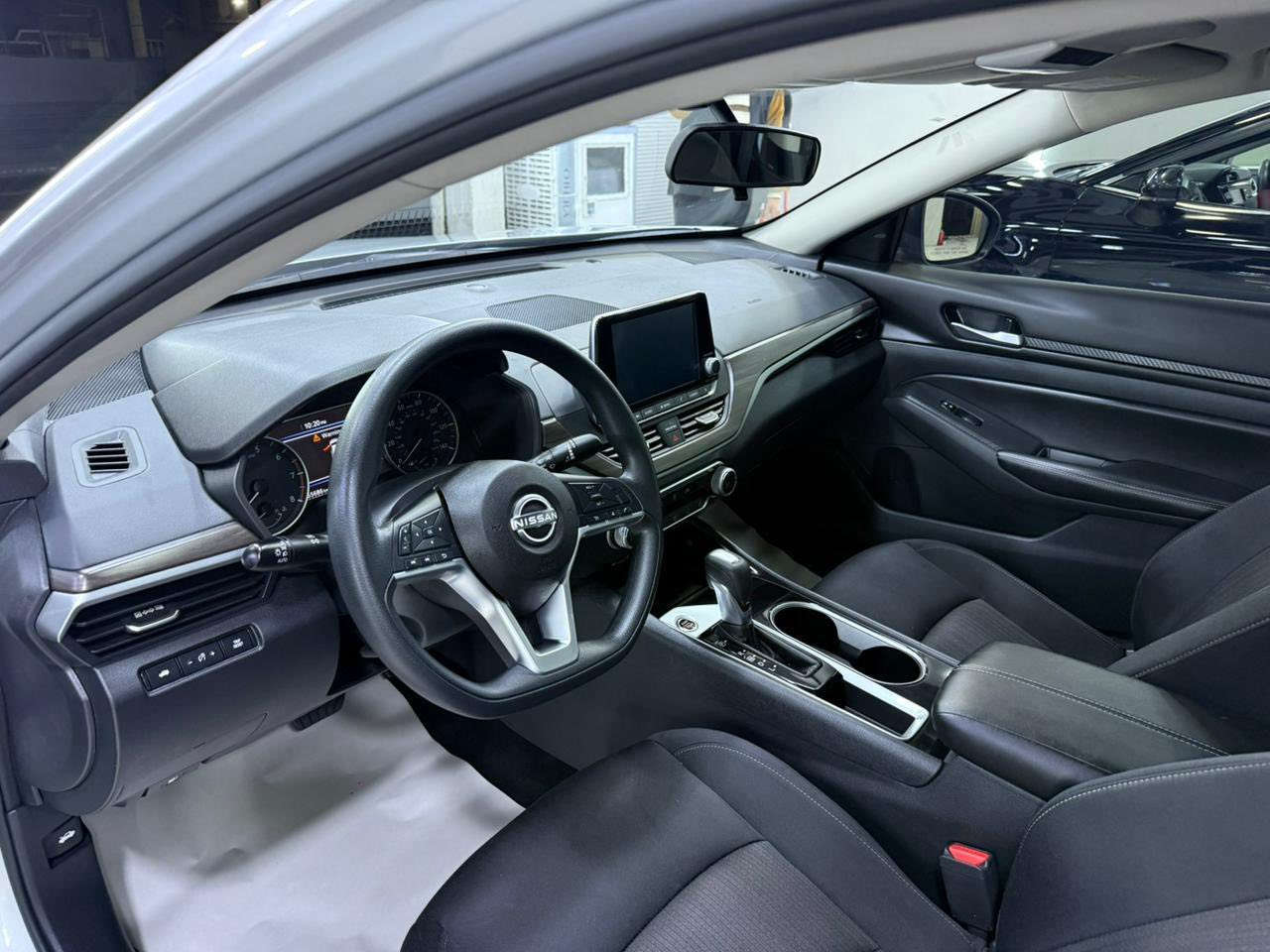 السلام عليكم
@نيسان التيما SV✈️موديل : 2024

اللوان : سلفر 

حجم المحرك : 2.5L( 4,سلندر )👍
ملاحظة السيارة : بنيد شبرين بي فقط بدون  تعديل بدون تبديل بدون دواخل 100%👍  ايرباك فقط تكم ستيرن 
صور الضرر مرفق ✅ 

رقم الشاصي : 1N4BL4DV7RN360739

المواصفات : 
‏‎بصمة ابواب 
‏‎بصمة تشغيل 
تشغيل عن بعد : Remote Start
اوتو ستارات : Auto Stard 
اوتو ستارات : Auto Stop‎✈️
رادار امامي (تحديد مسار)
‏‎رادار جانبي (نقاط عمياء)✈️
‏‎رادار خلفي (التحذير من الاصطدام)❌
نظام : Eco👍
نظام : Normal
نظام : Sport
تحكيم ستيرين
لايتات ليد وعدسة زينون 
وبعد هواية مواصفات…
‏‎تفاصيل اكثر الاتصال علی ارقام التاليه
‏ -
☎️ اتصال: ***********👉
  
عنوان📍كركوك
