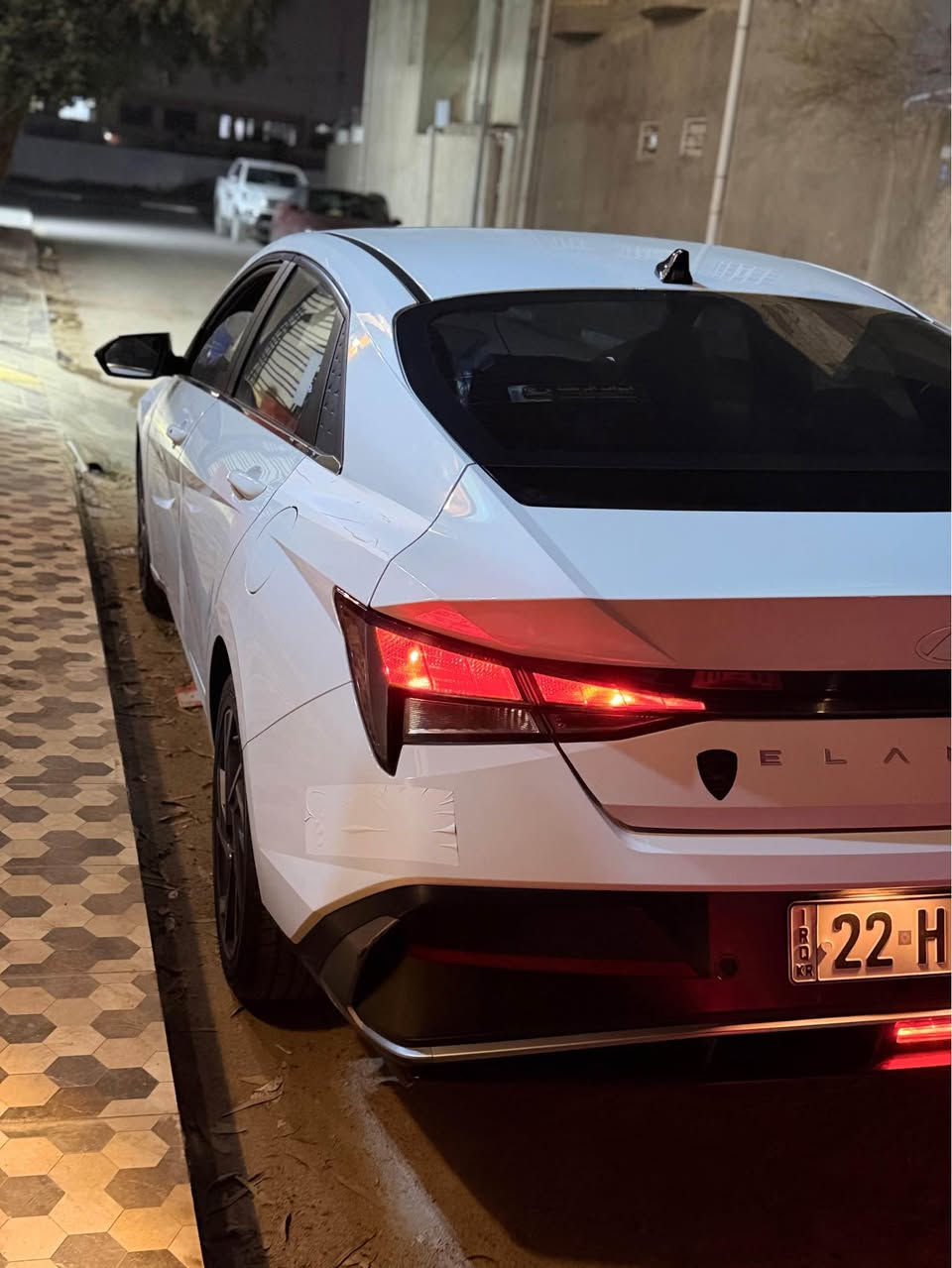 السلام عليكم  ورحمة الله وبركاته 
هيونداي النترا خليجي تجمع موديل 2024 ماعدا بارد كلش خفيف في الباب الخلفي.   مكينة دوش كفاله وكير كفالة
السيارة فول مواصفات 1/1 
السيارة جديدة بمعنى الكلمة وانا ماخذها للبيت زيرو يعني على ايدنا 
السيارة  حالياً بوضع الشركة
مواصفات السيارة 
لد امامي
لد خلفي 
حساس امامي 
حساس خلفي 
كامرة خلفية 360
فتحة سقف سلايد روم 
بصمة ابواب وبصمة تشغيل
بوجكتر ضباب 
لايت زنون بلاد ومتحرك مع الاستيرن 
مانع انزلاق 
تحديد مسار 
مانع تصادم 
رادار امامي خلفي وجوانب
كشنات جلد
كشنات تبريد 
كشنات تدفئة 
تبريد امامي
تبريد خلفي 
جام اوتو 4 جام 
كشنات كهرباء 
مرايات طلي او شفط 
اشارة ترحيب 
صندوق خلفي كهربائي عند الاقتراب من السيارة 
علماً 
ستيكرات الوكالة كلها بيها ماشايل شي عدا كيس 
الويلكب وفابلون البنيد  السيارة على وضع الوكالة 
وبالعافية على الي ياخذها. 
مكان السيارة البصرة ياسين خريبط 
رقم اربيل الجديد تحويل او وكالة
السعر 146 وبيها مجال للجناي  ماكو بهيج سعر 
رقم الهاتف *********** البصرة, العراق
