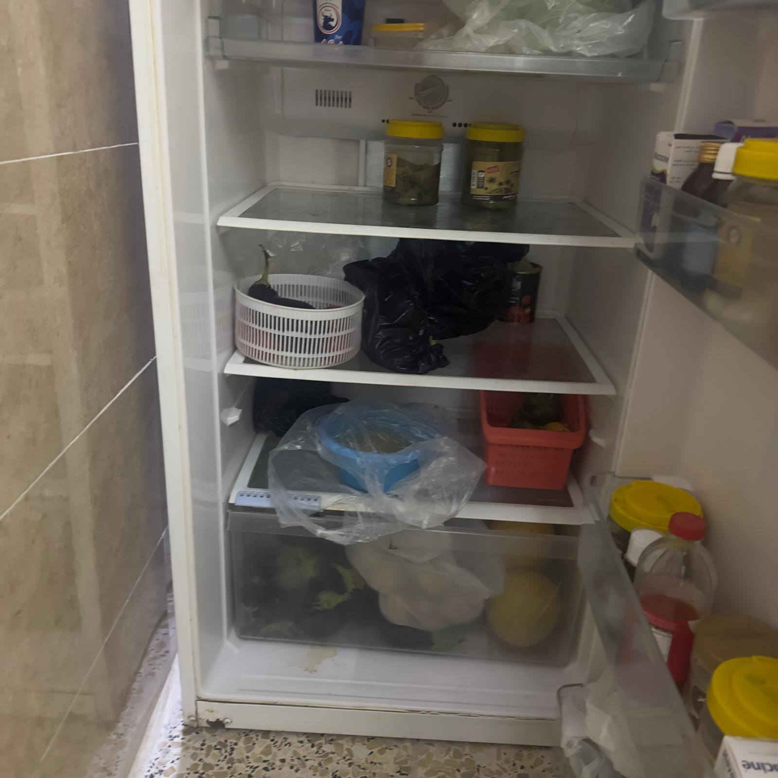 مرحبه ثلاجه للبيع نوعيه زينه مثل مابل صؤره النجف حي الميلاد فاؤ*********** النجف, العراق
