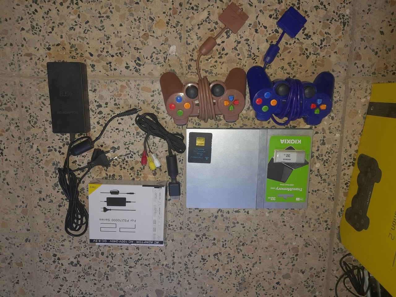 بليستيشن 2 سلم للبيع لون فضي مهكر MCBOOT نظام OPL الكامرة تعمل لكن يقرأ فقط اقراص أصلية مع 21 قرص بليستيشن 2 كوبي مع فلاش يحتوي على 48 لعبة أبرز الالعاب:
بليستيشن 2 سلم للبيع لون فضي مهكر MCBOOT نظام OPL الكامرة تعمل لكن يقرأ فقط اقراص أصلية مع 21 قرص بليستيشن 2 كوبي مع فلاش يحتوي على 48 لعبة أبرز الالعاب:
————————
1_ God of war 1
2_God of war 2
3_CRASH Bandi Coat
4_BLACK 
5_GTA درايفر
6_CALL OF DUTY 
7_Medal of Honor
السعر 55 الف دينار قفل مكاني بابل الحمزة الغربي حي العسكري يم السفينة يوجد توصيل 5 آلاف الرقم ***********
