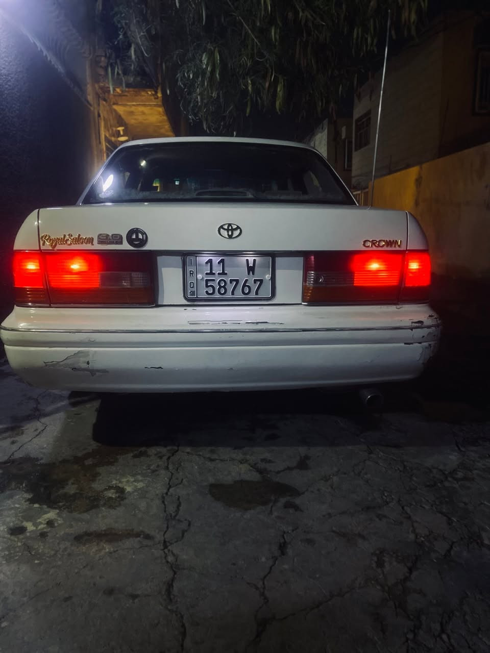 السلام عليكم 
راس الثور تكم ايسر بلاد 1997 
رقم بغداد انكليزي 
تحويل ثاني يوم 
مكينه وكير vvt_2500مال حاويه 
صدر امامي خلفي جديد 
تخم تاير جديد
باتري جديد 
كهربائيات كلها شغاله 
تبريد ثلج منضومه جديده 
لايت زنون 
بيها تعمير خياسات بل جاملغ الخلفي فقط الباقي كفاله 
السعر 100 وبيها مجال 
مكاني بغداد حي القاهره 
   
هاتف:***********
