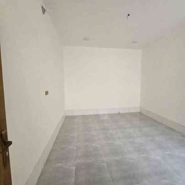 مساحة البيت  120 بناء جديد في ميسان حي الشهداء قرب السايدين السعر 115 وبي مجال الهاتف ***********
