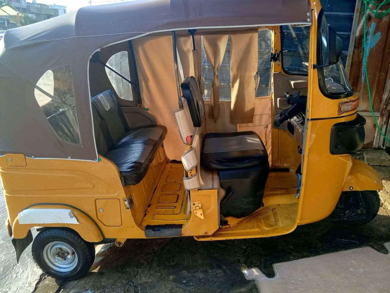 سلام عليكم تكتك للبيع موديل 21 شهر 5 تحويل ثاني يوم مكاني بغداد جميله ***********
