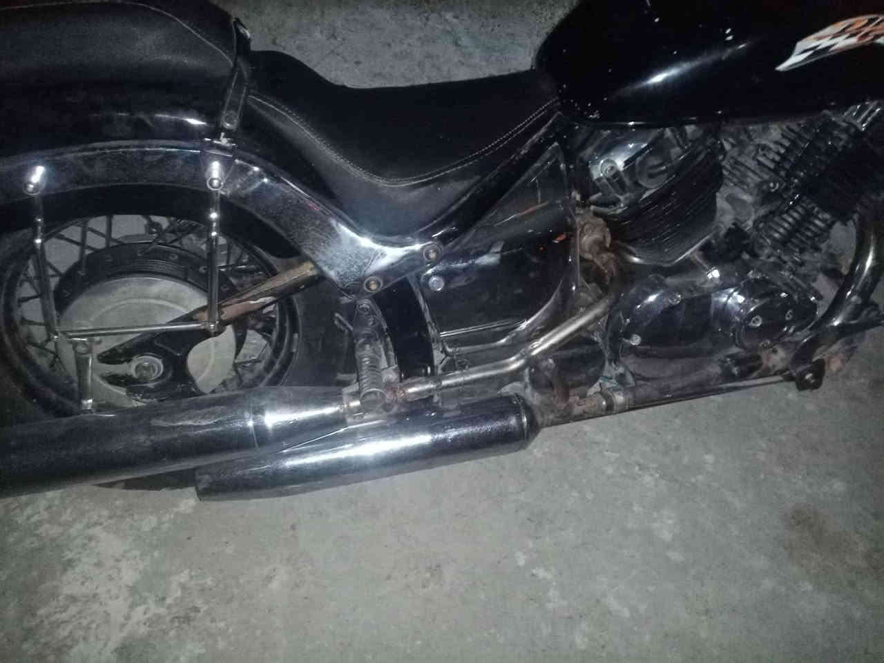 دراجة هارلي للبيع السعر 850 وبيها مجال للشراي رقم الهاتف ‏‪***********‬‏
