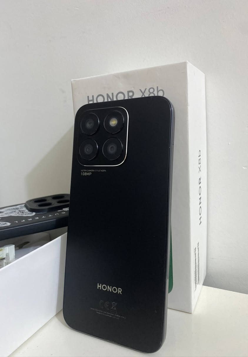Honor x8b 
جديد كامل ملحقات شاحن + قطعه توصيل سماعة + كفر ، بسعر 250 فقط .
-----
. الشاشة: 6.7 إنج AMOLED، دقة FHD+، 90Hz
. المعالج: Snapdragon 680
. الرام:  8 جيجابايت
. التخزين:  512 
. الكاميرا الخلفية: 108 + 5 + 2 ميجابكسل
. الأمامية: 50 ميجابكسل
. البطارية: 4500mAh + شحن 35W
. النظام: Android 13 (MagicOS 7.2)
. الوزن: 166 غرام


**إذا كنت صاحب هذا الإعلان وتريد حذفه لأي سبب، رجاءا أرسل رسالة إلى الدعم الفني**