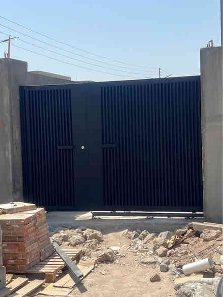 معمل حدادة الاخوين لعمل الأبواب و الشبابيك والمحجرات والسقائف وكافة أعمال الحداده أحدث النقوش والحديد الثقيل الهاتف*********** انسب الاسعار وكافت النقشات ملاحظه (25الف كرسته وعمل المتر الواحد السقيفه صطح البصرة
