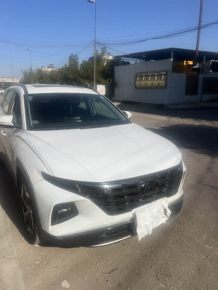 توسان 2022 رقم بغداد محرك 2500 وارد أمريكي ماشيه 90 الف كيلو بيها بنيد فقط مكانها بغداد شارع فلسطين (***********) السياره بسمي 180 وبيها مجال
