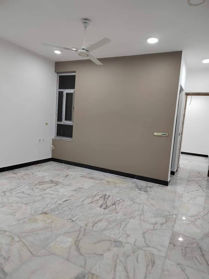 صباغ جدران داخلي وخارجي وعمل كافه الصباغ الحديثة 

ديكور بديل الرخام والخشب والشيبورد/ سحبات فوم داخليه 

طلس معجون وستن/ ورق جدران/ شبابيك تنظيف وصبغ 

ترميم وتصليح البيوت القديمه وسنفره / معالجه الرطوبه 

شغل درجه اولى/ *********** عمارة, ميسان
