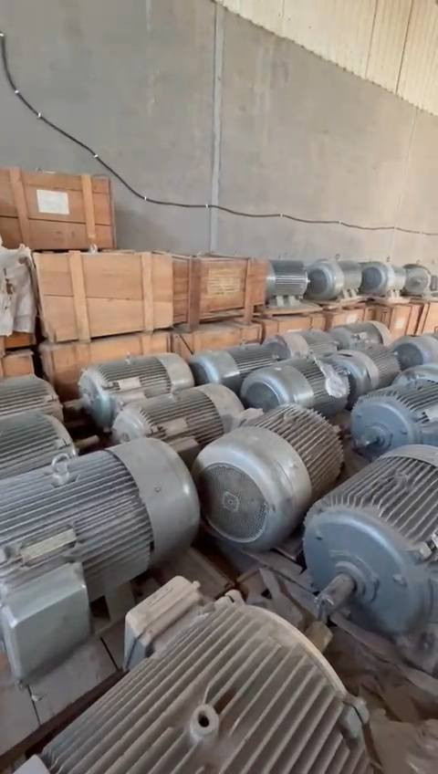 ماطورات كبيرة للماء و المعامل و غيرها
- ماطورات عدد 187 
- وزن الماطور 540 كيلو 
- جديد مامشتغل بالكارتون
- موديل 1991
- سنة الانتاج 2002
- سعر الماطور الواحد 16 ورقة 
استفسار تواصل خاص.


**إذا كنت صاحب هذا الإعلان وتريد حذفه لأي سبب، رجاءا أرسل رسالة إلى الدعم الفني**