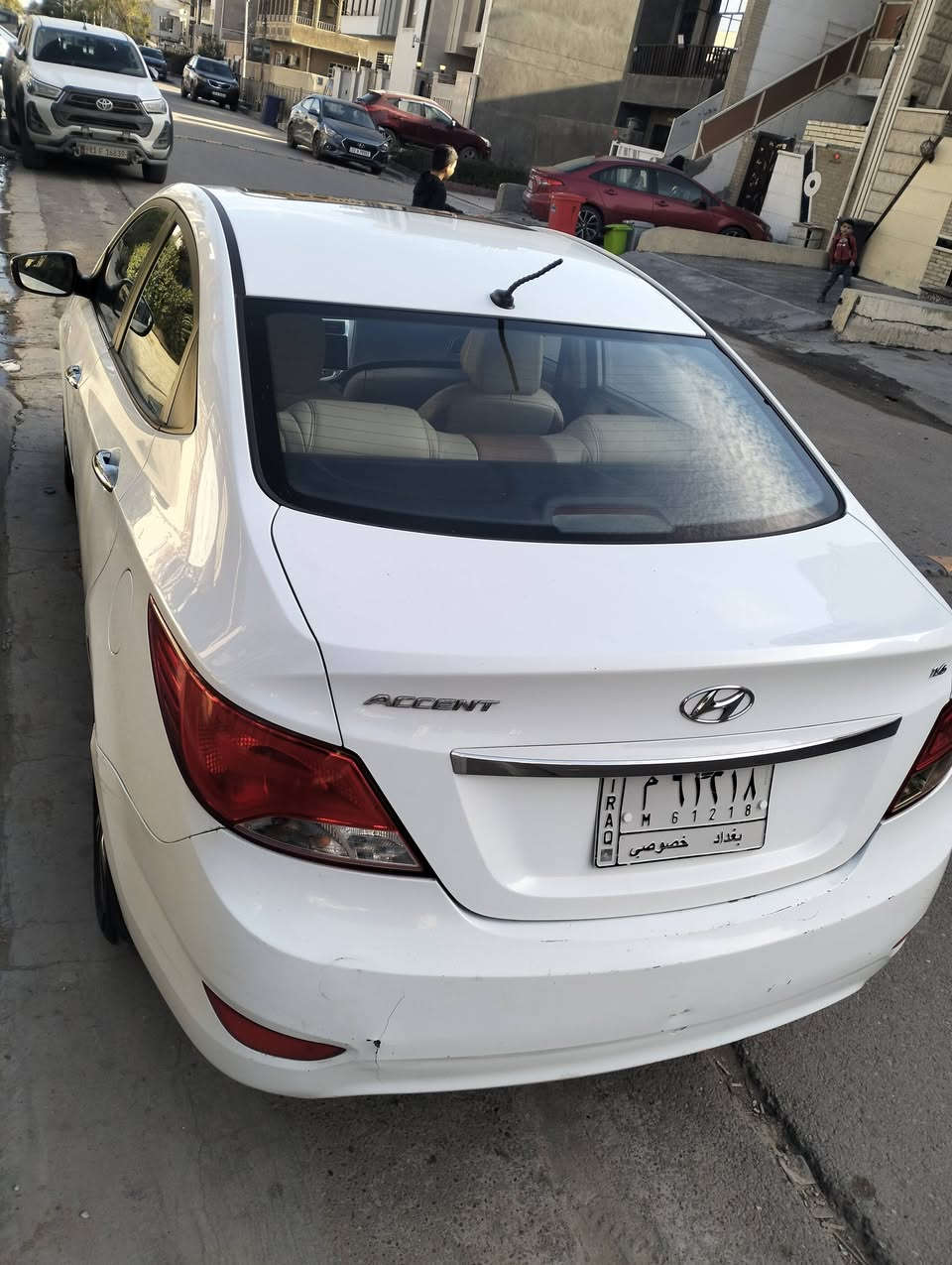 السلام عليكم اكسنت خليجي 2016لد فول مواصفات ماشية 120السيارة حلوه ومابيها كل نقص بيها باب وجاملغ عكس السايق بدون دواخل الله شاهد السيارة حلوه وكامله السعر 110مكاني بغداد الشراي يتصل ***********
