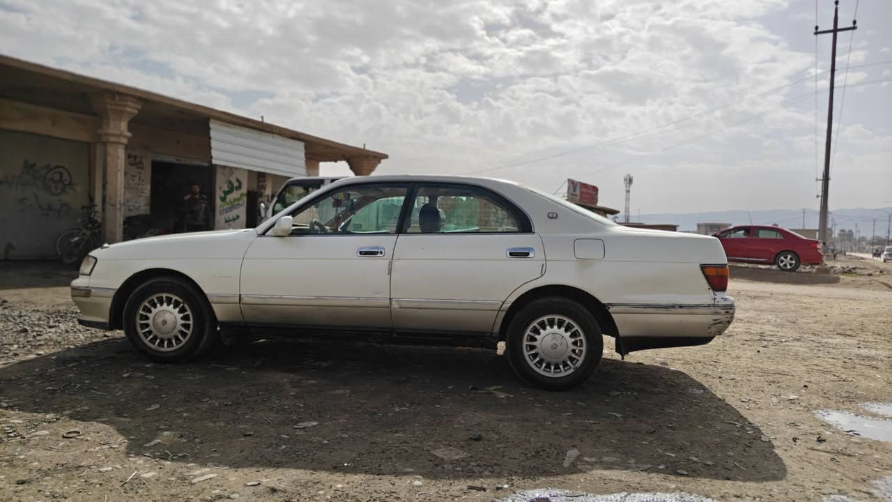 السلام عليكم مكلف بل نشر بطه للبيع گير محرك نظاف تدفئا تبريد صدر تايرات باتري جدد ملاحظة مگصوص فوگ جوه رقم نكليزي بسمي شرط التحويل
السعر 50 وبيها مجال.   ***********
