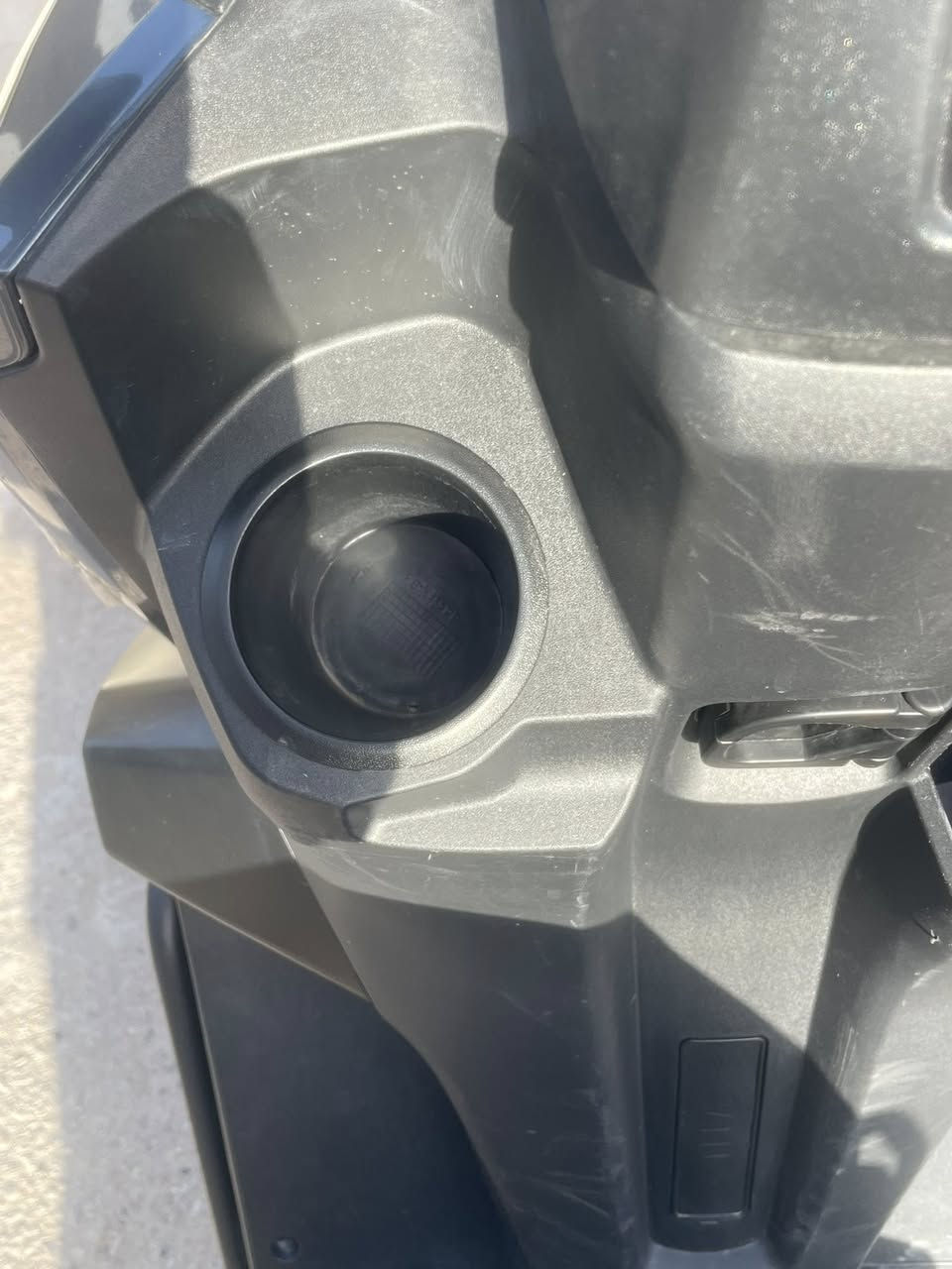 سلام عليكم دراجة شحن اباتشي موديل 2026 المواصفات:محرك عملاق 3000 واط حقيقي 6 بطاريات 🔋 مسطرة أصلية (72v-35A)تحكم بالسرعات (1-2-3)شاشة عرض ايباد لعرض السرعة والأعطال لايتات امامية LED دائرية بأضائة عالية كلش سكن عالي ناصي رماش بريكات هايدروليك دسك أمامي خلفي - Rنظام رجوع للخلف -هورن ومكان لشحن التلفون وجيب حامل للتلفون مقعد مريح + صندوق تخزين جوة المقعد دبلات امامية هايدروليك + دبلات خلفية غاز  نظامين تشغيل سويج وبصمة تشغيل عن بعد وقفل حماية للسرقة شاحنة ذكية تقرة شكد بيها شحن دراجة جديدة 🆕 ونضيفة ومناقصه برغي السعر المطلوب: 1200 مليون وميتين وبيها مجال للطيبين تعال شوفه وبيك خير وتدلل موجود خاص او الرقم للتواصل *********** مكاني بغداد
