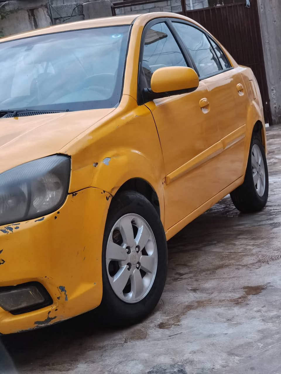 السلام عليكم للبيع كيا ريو موديل 10 فول تمتيك مكينه 16بيها تنقيص كير شرك طخم نضيف توير طخم  نضيف سياه جاهزه كبل ل شارع تبريد ويه السويج هيه صفر غرامات صفر  شرك التحويل  ضرر مبدل جاملغ اليسار بدون دواخل خلص بيها معجون تلقطات مال تكسي السعر 90وبيها مجال  العنوان الموصل الايمن ***********
