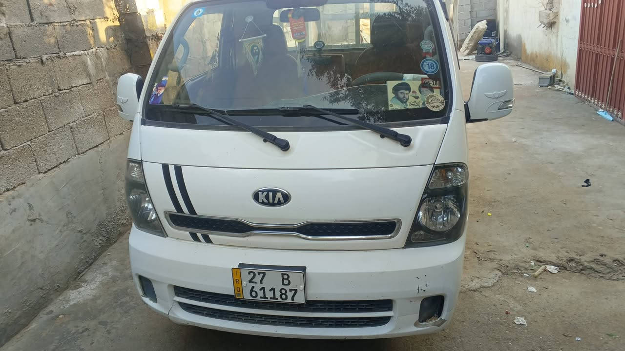 كيا 2018 ما بيها اي ضربه ضربه صغيرونه بباب السائق من غير هاي الضربه الباقي مقفولر سعر 115 السنويه باسمي ***********
