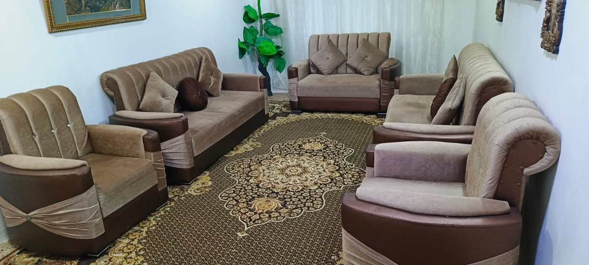 تخم قنفات مستعمل بس نضيف 5 قطع 2 كبار 2صغار 1 وسط مع الكوشات السعر 350 وبي مجال للشراي للتواصل على هذا الرقم/ ***********
