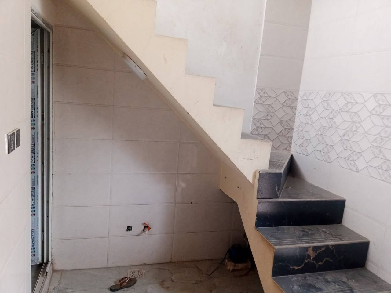 بيت 50 متر للبيع زراعي حي ميسان خلف سكلة الكرعاوي شارع الزوار كامله كبل جيب غراضك واكعد السعر 20 
***********
