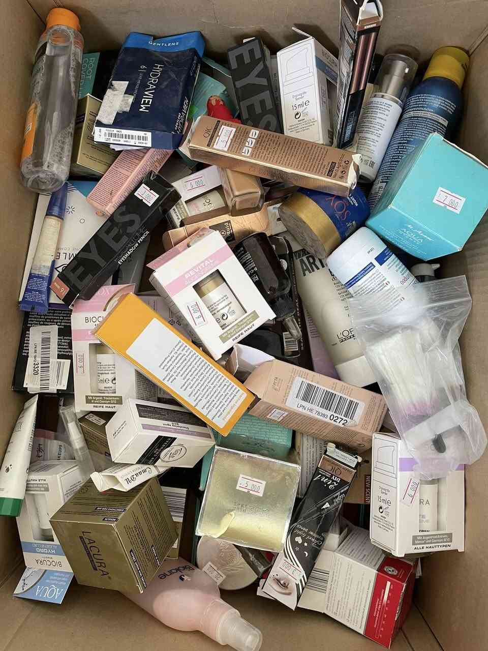 شلعة كوزمتك ومنتجات عناية
تقريباً 250 قطعة
كله ماركات معروفة وقوية
اللي يفيده يراسلني خاص واني بالخدمة 🙏🏼


**إذا كنت صاحب هذا الإعلان وتريد حذفه لأي سبب، رجاءا أرسل رسالة إلى الدعم الفني**