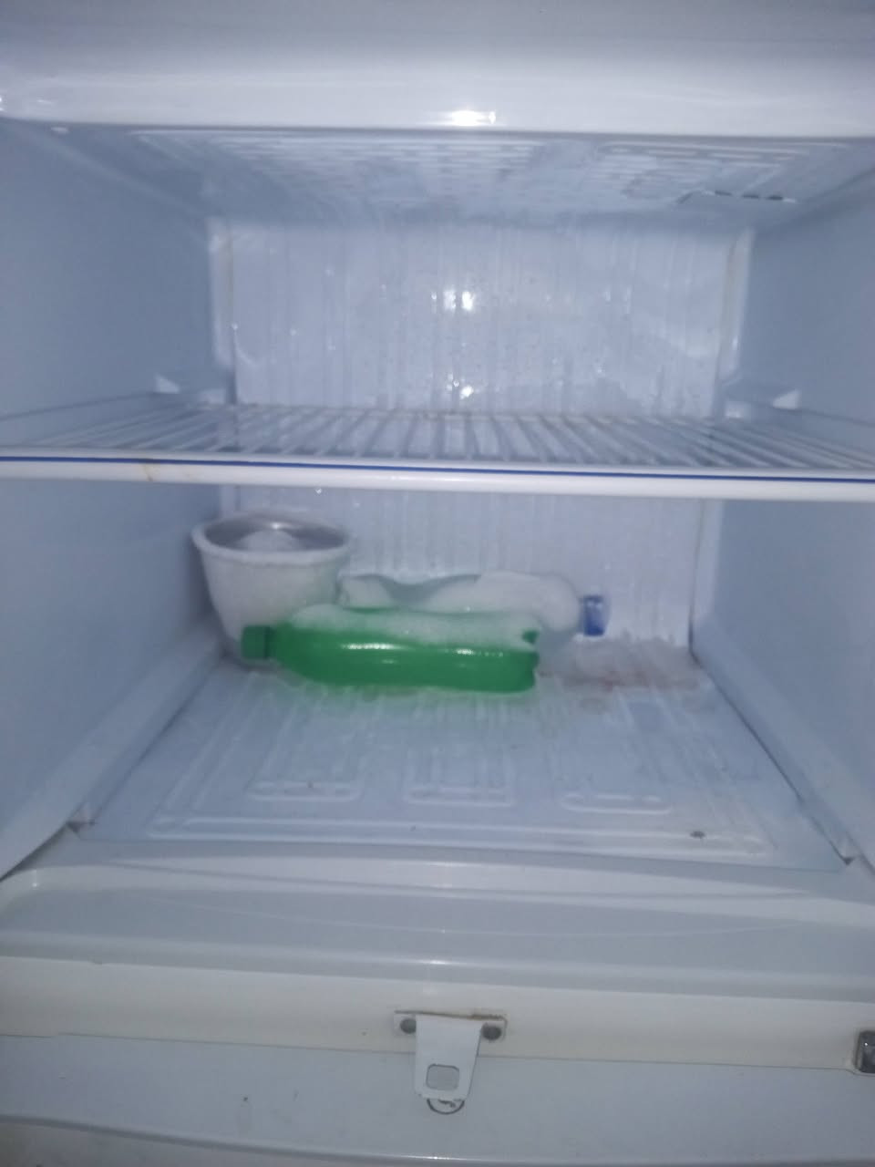 ثلاجه للبيع 18قدم
مداخله اي تصليح الثلاجة خير من الله راسلني واتساب ***********
