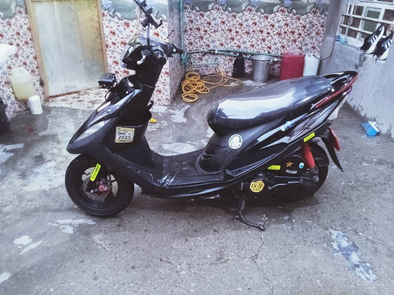 سلام عليكم  خوان دراجه ماكس عدله السعر 850وبيه مجال وحنه بلخدمه دراجة نضيفه ما مفتوح كله ابلادي عن الحلال والحرام بس الكابريتر امبدل والصلي موجود ومرايات موجده ***********اللاستفسار على هاذ الرقم واحنه بلخدمه
