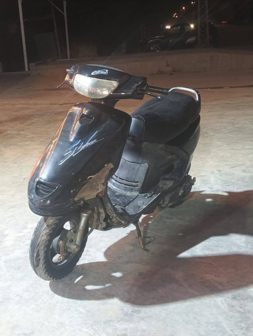 السلام عليكم دراجه فراشه للبيع محرك اخرس خير من الله فقط الكفرات شويه تعبانه والباقي فول واحد ع واحد السعر 275 عنوان حله قرب كوين بارك مقابل محطه لولوه بابل للاتصال  ***********
