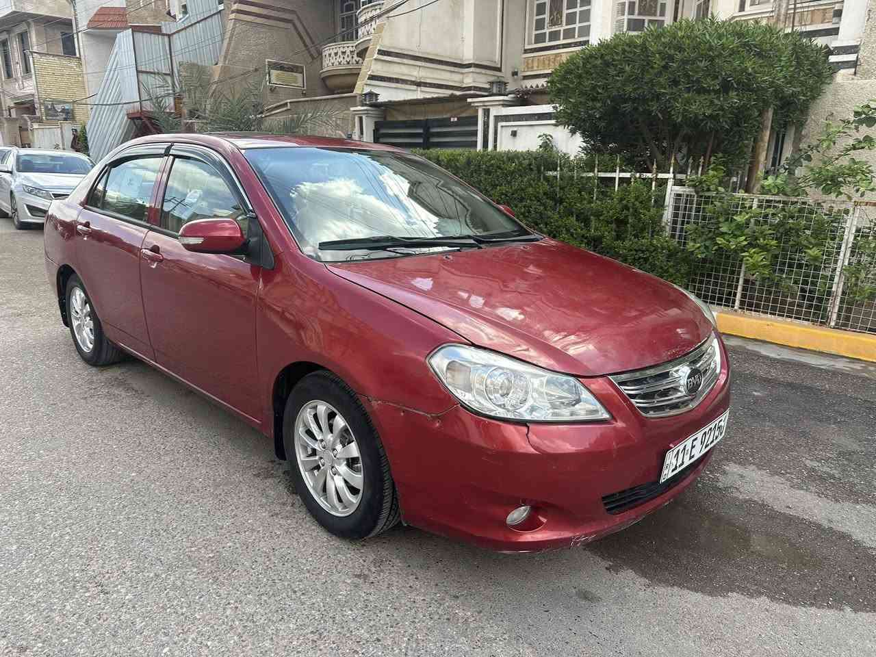 السلام عليكم BYD موديل 2013 كير مكينة خير من الله جدد حدادية جديدة تخم تايرات الكهربائيات كله شغالة باتري جديد الغرفة حلوة نضيفة جديدة بلادية التبريد شغال ثلج والتدفئة شغالة السيارة رقم بغداد انكليزي دولي مشروع وطني لل31 مواصفات السيارة اشاير بالمري شاشة وكامرة وسنتر لوك بيها مكانات صبغ وحساسات بالدعامية وباقي المواصفات السيارة حلوة نضيفة جاهزة السعر 52 وبيها مجال المكان بغداد الحرية الرقم ***********
