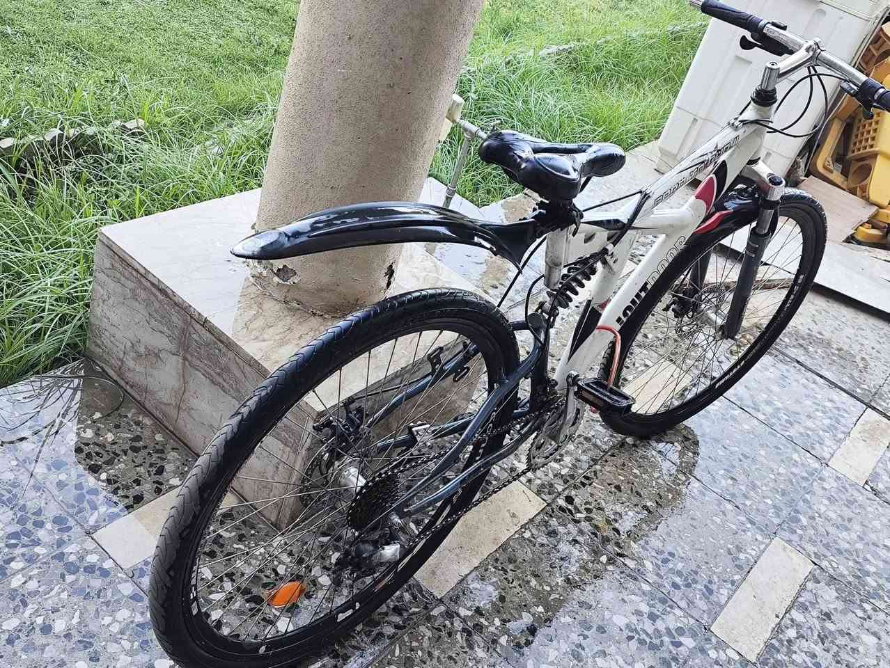 🚲 دراجة هوائية للبيع
دراجة OUTDOOR قياس كبير، نظام غيارات، ديسكات أمامي وخلفي، مع مساعدين أمامي وخلفي. مناسبة للمشاوير اليومية والرياضة.
✅ الهيكل جيد
✅ الإطارات جيدة
✅ جاهزة للاستخدام
💰 السعر: 100,000  الف 🤝 ويوجد مجال بسيط للطيبين بعد المعاينة رقم ***********
