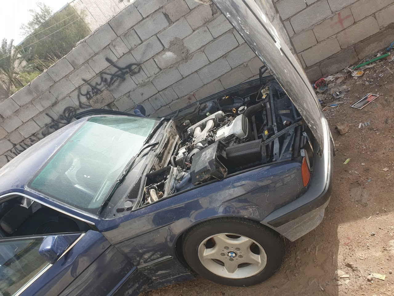 سلام عليكم سياره بي ام حجم ٥٢٥ ابلاد ما معمره مكينه محور بطه شرط تبريد كامله من كلشي شرط السعر ٤٠ ترهم مراوس رقم بصره لماني ***********
