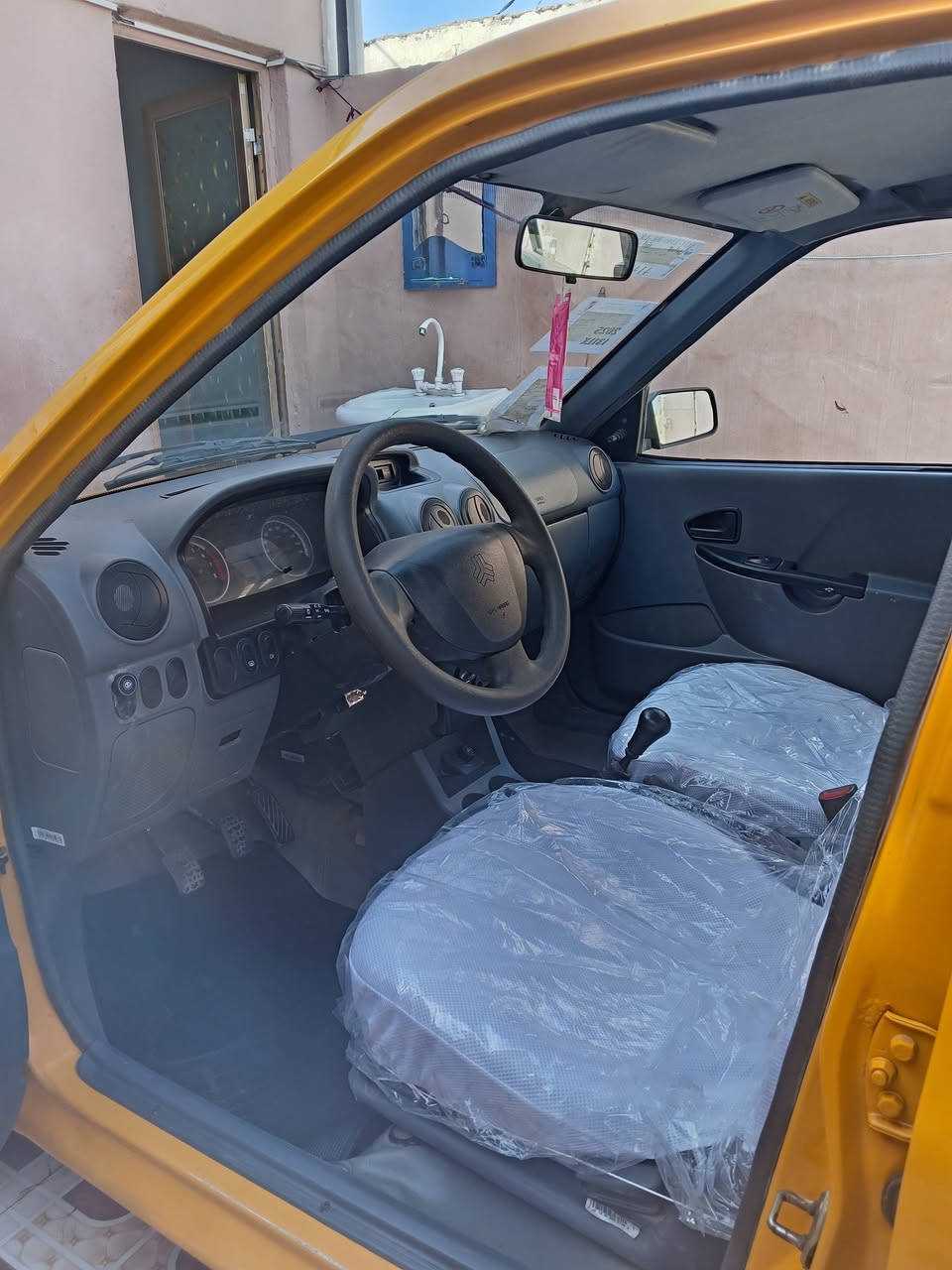 سلام عليكم سايبه للبيع موديل 2024 سياره حلوه بيه بارد باب سايق مكان دوانيه السعر ٦٧ وبه مجال بصيط للستفسار *********** مكلف بل نشر
