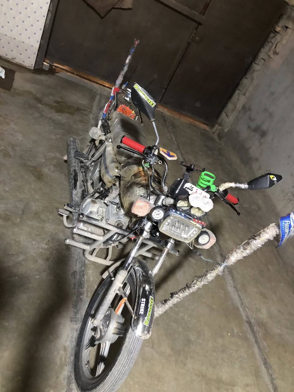 السلام عليكم دراجه البيع كهربائيات كلهة شغاله السعر 350قفل او مراوس بدراجه نامه حسب القناعه. *********** متواجد واستاب
