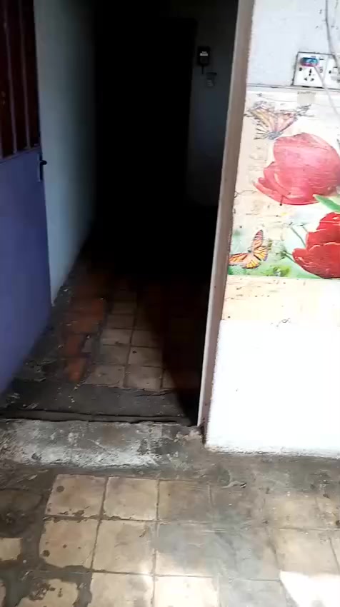 مشتمل طابق ثاني للايجار ٣ غرف نوم + صاله + مطبخ + مخزن + بيتونه + صطح العنوان حي الرساله الاولى قرب العاب السيديه اي ستفسار على الرقمين *********** او *********** مكتب عقار
