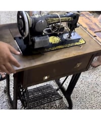 مكينة خياطة أصلية • سنجر إنكليزية • بغداد