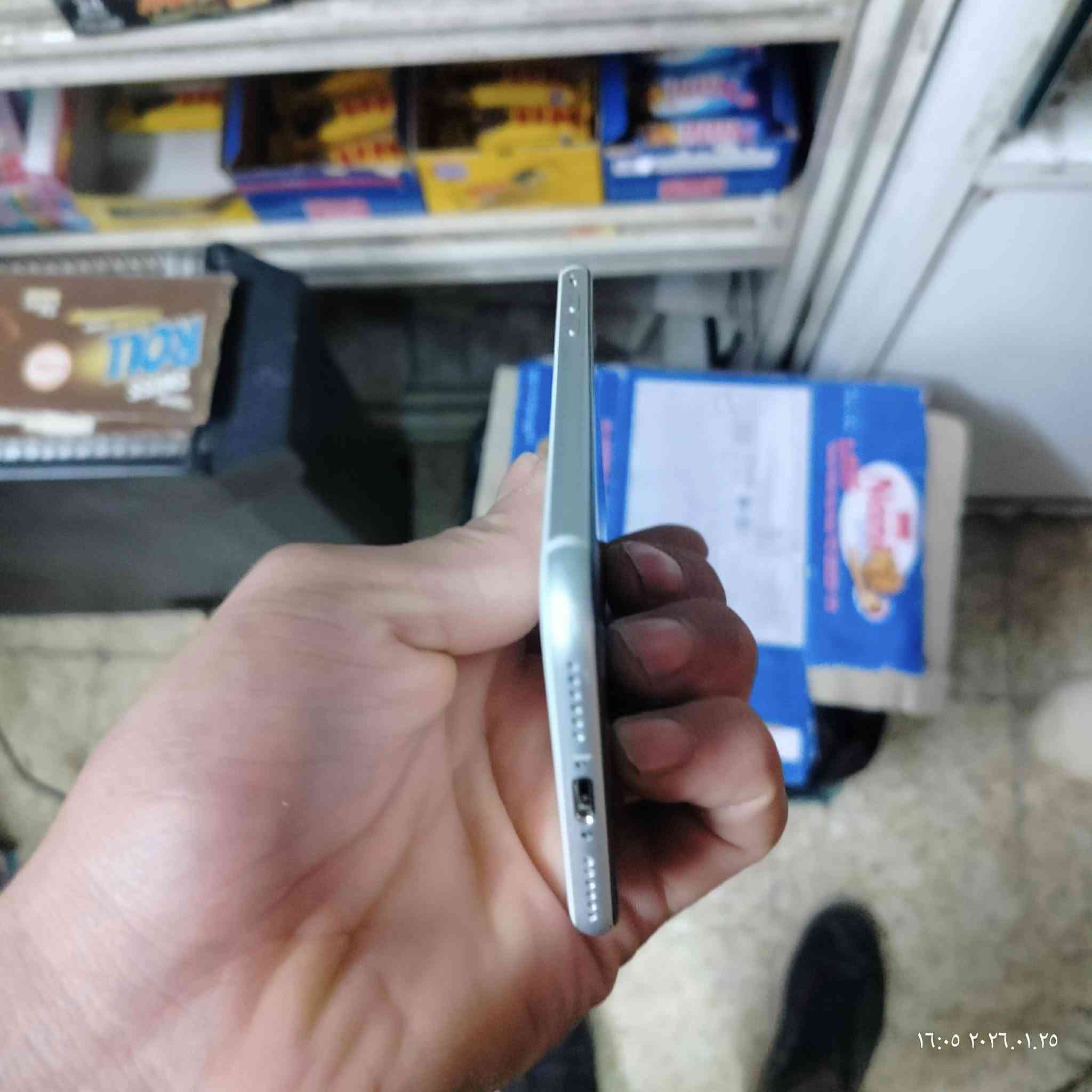 آيفون اللبيع 120و بي مجال
***********
