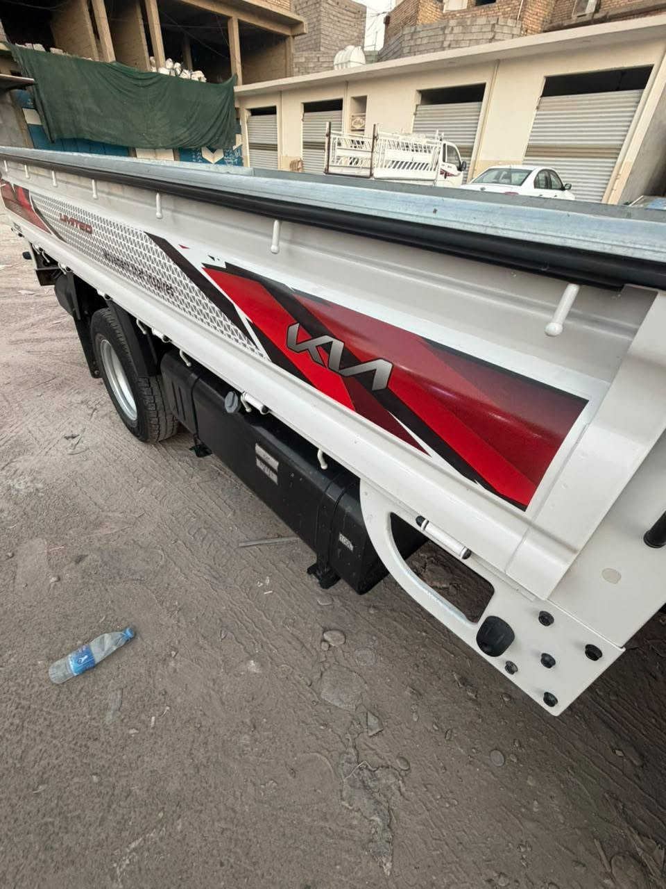 كيه فحل موديل 2025 محرك 4000 ماشيه 20 الف سستم كامل تحويره كفاله عامه تحويل مباشر رقم بغداد 
سعر 210 مجال قليل 
مكان ديالى بعقوبه 
***********
