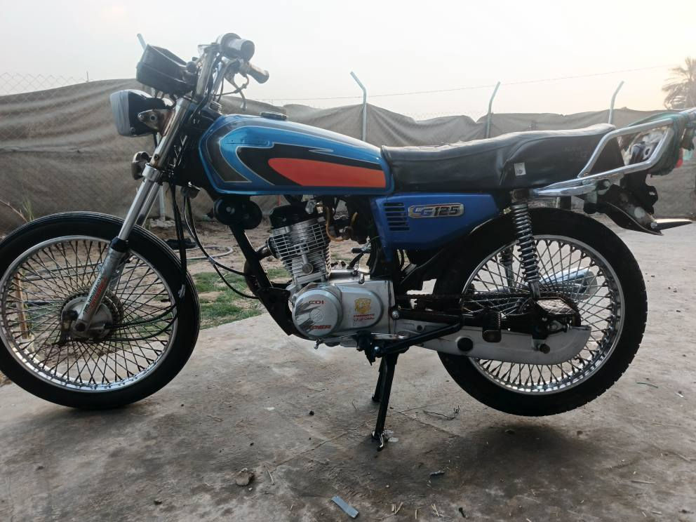 سلام عليكم ورحمة الله وبركاتة  دراجه البيع مكفواله كفاله عامه بس عوزه اشاير وكلوب وره وراق اصوالي موديل  19   وعوزه بنزات مال بريك وره.  دراجه حلوه ونضيفه.  مكاني الحله  بابل قرب جسر كيش. واني مكلف بل نشرر السعر 340 وبيهه مجال  شي قليل


**إذا كنت صاحب هذا الإعلان وتريد حذفه لأي سبب، رجاءا أرسل رسالة إلى الدعم الفني**