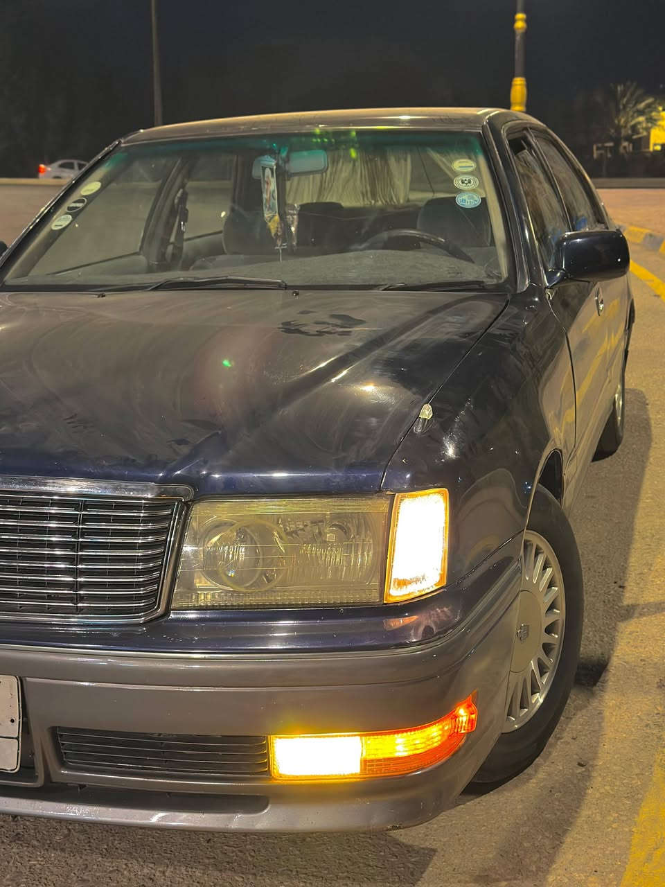 السلام عليكم للبيع مستعجل راس الثور فلات موديل95تبريد قطعتين بجم ابو عيون حداديه وره كدام جديده مكينه  3000فيشتين سستم سماعات شاشه تاب تفاصيل اكثر وتساب***********علمن سياره احله من الصور عنواني حله كفل
