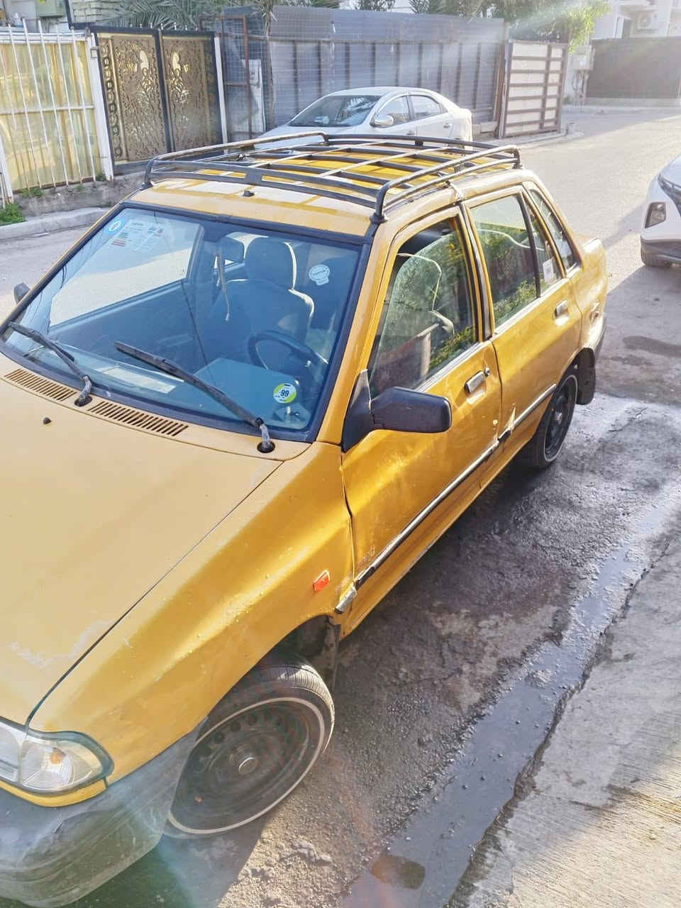 سايبه موديل ٢٠١١ مكفول من كير مكينة وتبريد وبدون صبغ وتخم تايرو دواخل ابلاديه وسنويه لل٣٠ مصفر هيىه وغرامه سعر ٢٦المكان شهداء البياع شارع المضخة الاول *********** * ***********
