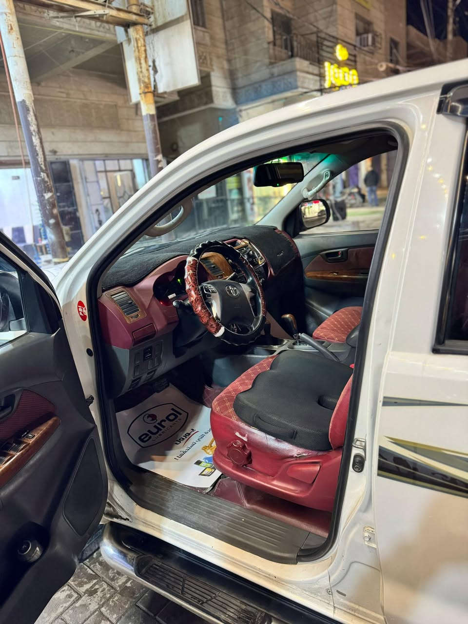 تويوتا هايلوكس 4 ويل
موديل 2015
محرك 2700
ماشيه 250ك
رقم اربيل بأسمي تحويل مباشر
تدفئه تبريد 
ضررها بس شخط بالباب الي عكس السائق الخلفي
عنوان بغداد الدوره
***********
