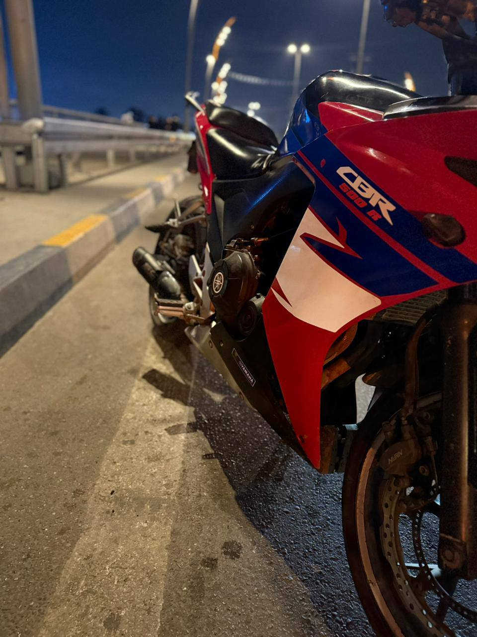 CBR500للبيع شرط كفالة عامه
دراجه مكفولة جواها زوج تايرات جديدة كل شي بيها نظيف ومتصرف عليها الف شرط احلى من الصور بهواي مكانها بغداد البياع السعر  20$ وبيها مجال بسيط ادلل اذا عجبتك وشراي اتصل واتساب ***********
