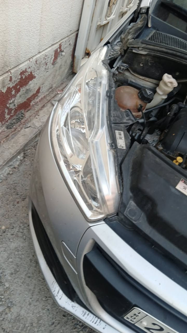 بيجو فرنسي اصلي  ٢٠٨. موديل  ٢٠١٦ محرك ١٨٠٠ بدون حادث تبريد ثلج شاشه كبيره مع كامرة تخم تاير ويل كب  السعر  ٧٠ ورقة. باسمي سنوية جديدة. الاتصال. على.  ***********.
